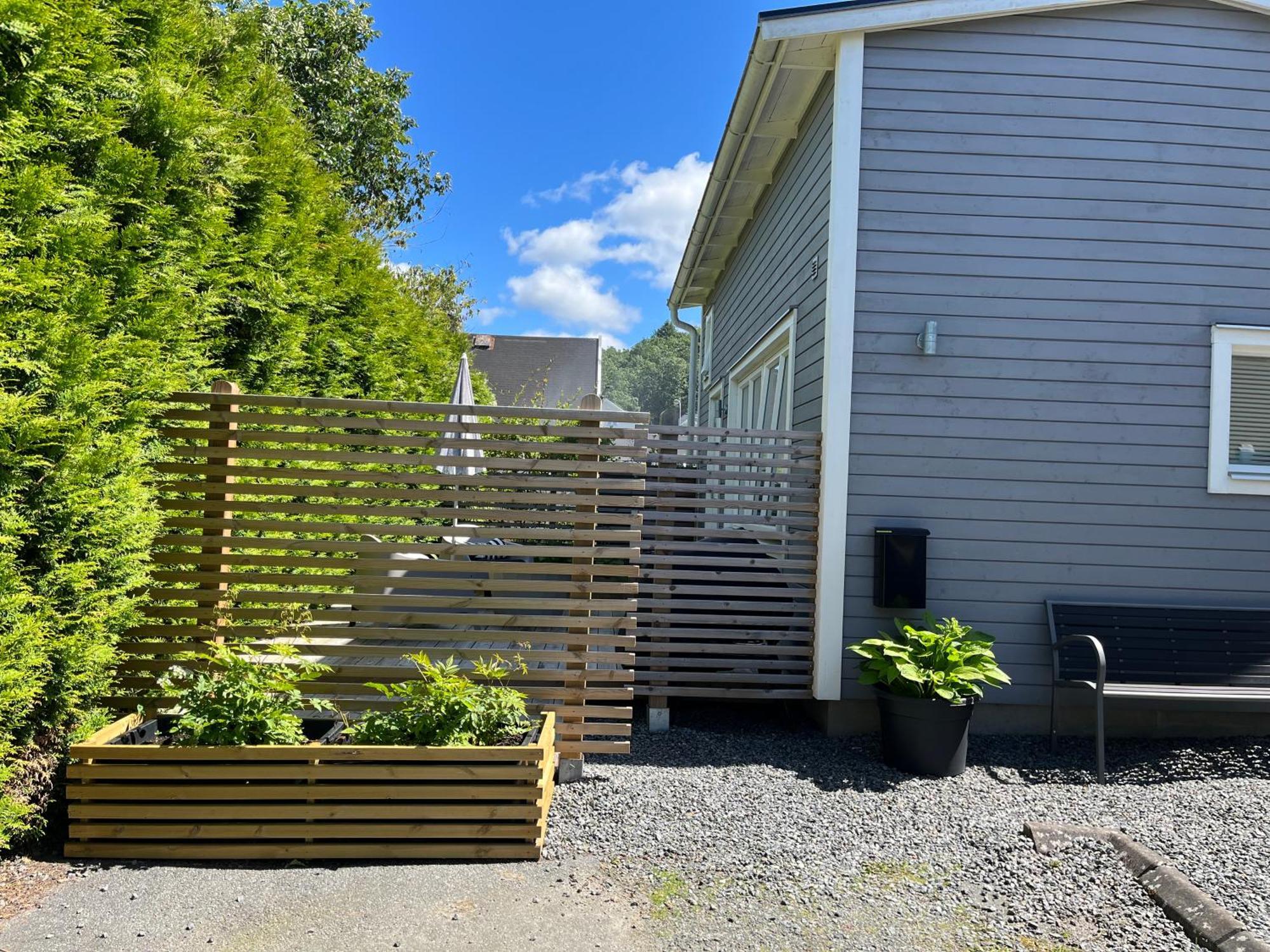 Tiny Grey House With Loft, 15 Min From City Center Göteborg Exterior foto