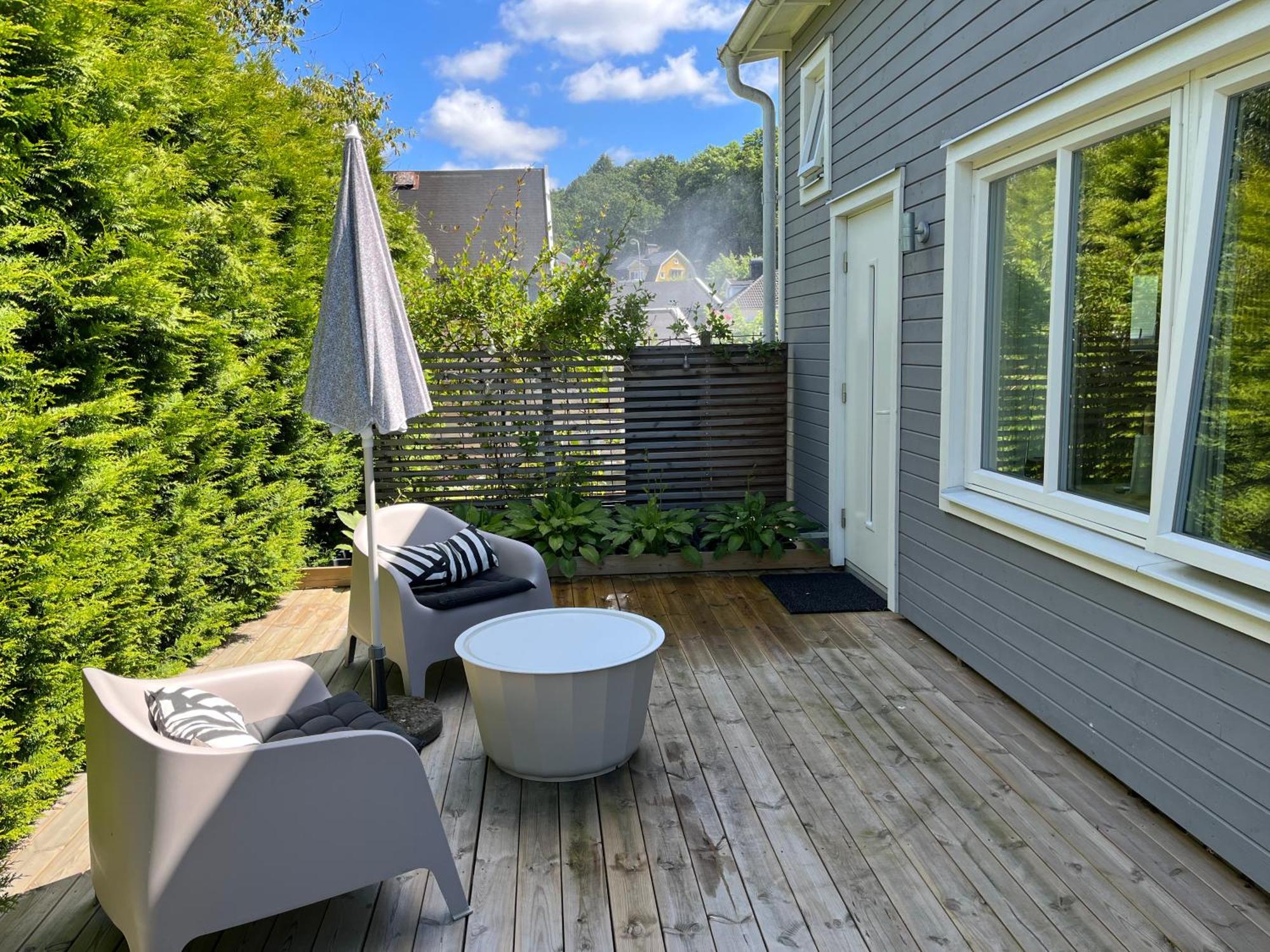 Tiny Grey House With Loft, 15 Min From City Center Göteborg Exterior foto
