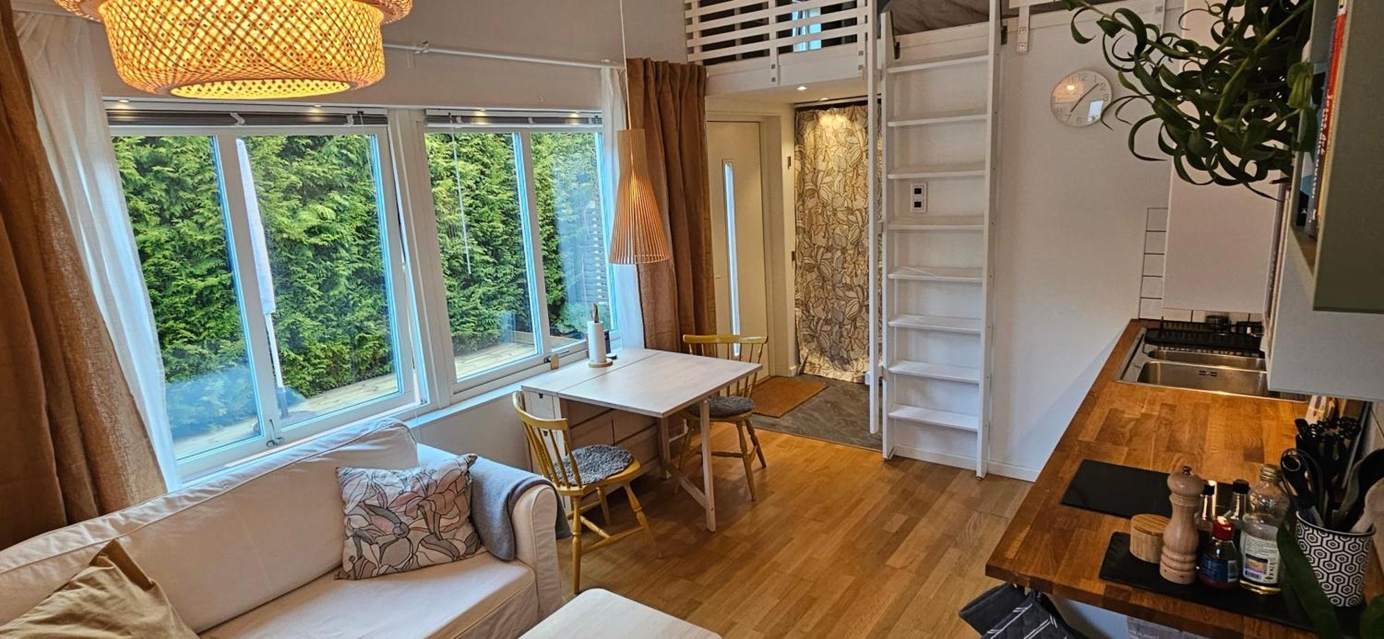 Tiny Grey House With Loft, 15 Min From City Center Göteborg Exterior foto